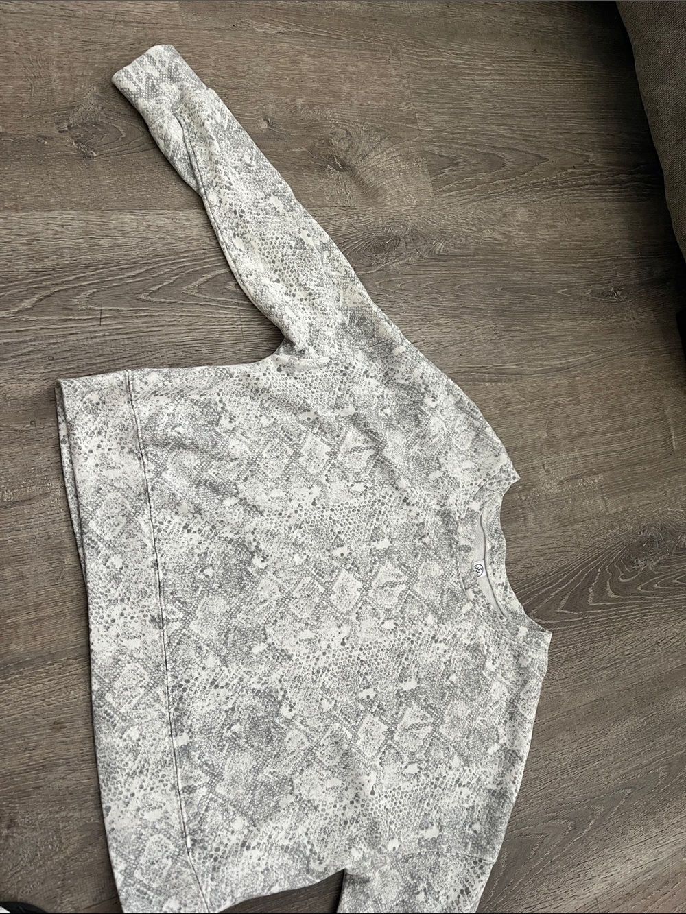 Alternative Apparel Gray & Cream Snake-Print Crop Top size small